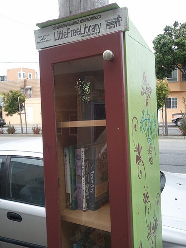 LittleFreeLibrary Book Stand